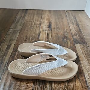Heydude Womens's‎ Comfortable Tan and White Women's Thong Sandals